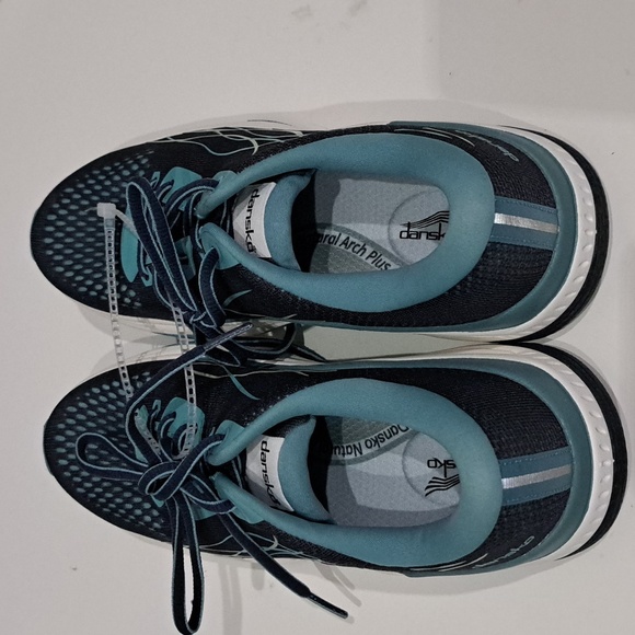 Dansko Women's Pace Walking Shoe - Lightweight Performance Sneaker - Picture 5 of 10